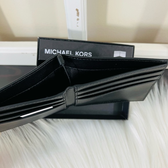 Michael Kors Jet Set Men’s Slim Billfold Wallet - Picture 9 of 14